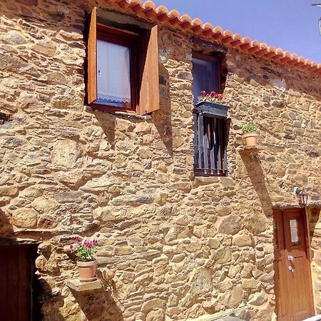 Refugio Do Raposo/Casa Deneb Villa Montes da Senhora Exteriör bild